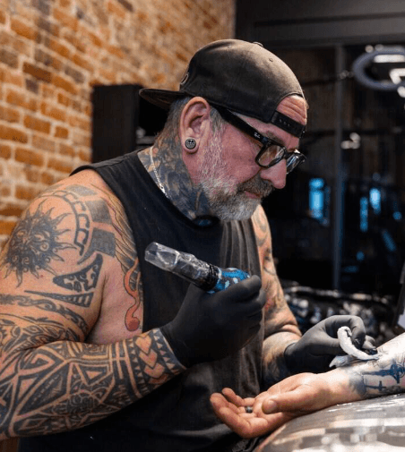 Lee Harding tattoo artist